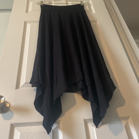 NWOT Womens Apt 9 Medium Midi Asymmetrical Skirt in Black, Stretchy Waistband - Picture 3 of 5